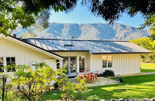 Carmel Valley 2-bedroom cottage - near wineries, beach, hiking