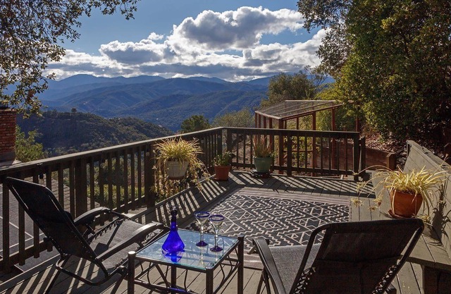 Carmel Valley Village Cottage, Private and Secluded