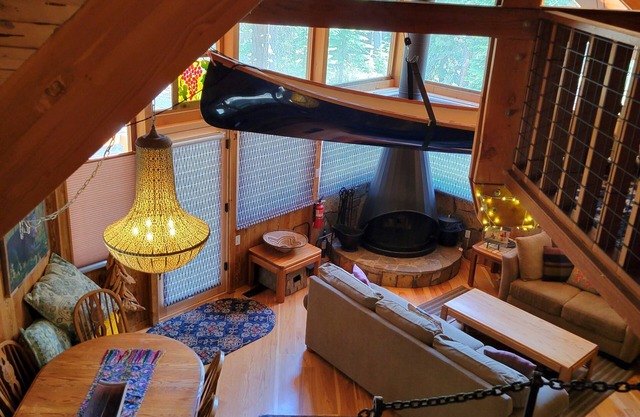 Carnelian Bay Cabin - Block entfernt von Lake Tahoe, 15 Minuten von den Skigebieten