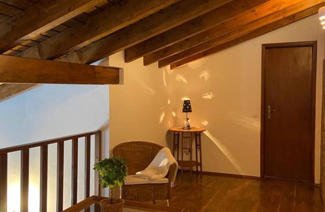 Johannisbrotbaum Haus, in der Nähe von Lagos,