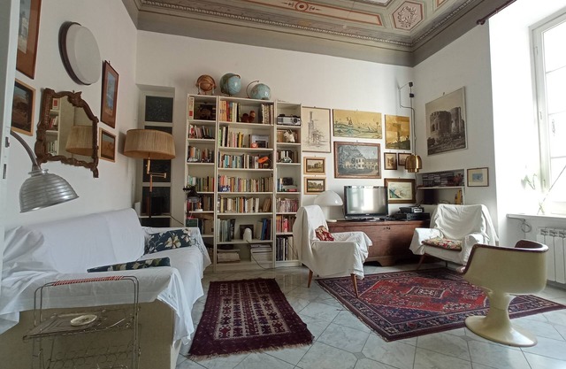 Carrara Center Wohnung, Akademie und Steinbrüche