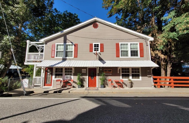 Carriage House Inn