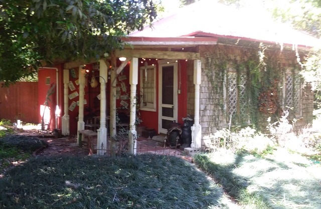 CARRIAGE HOUSE