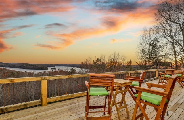 Carter`s Lake Overlook