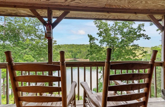 Carters Lake, Lakeside Cabin #9, includes free boat slip at the Marina