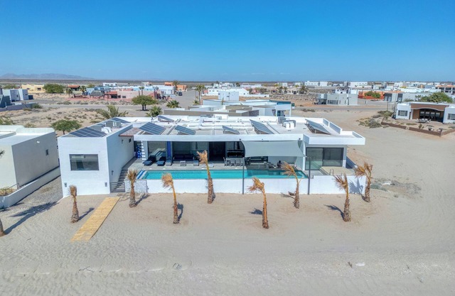 Casa Abuelos Ocean Front in Laguna Shores Resort with private pool