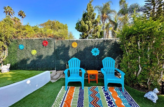 Casa Agave, Private Guest House, 2 bedrooms, 1 bath, 3 beds, game room and yard!