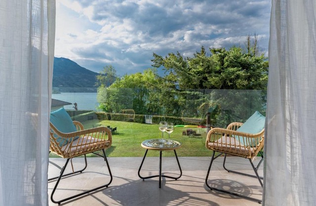 Casa al Lago di TSS' - Ampio Giardino Fronte al Lago - Perfetto per Famiglie e Gruppi a Calceranica al Lago