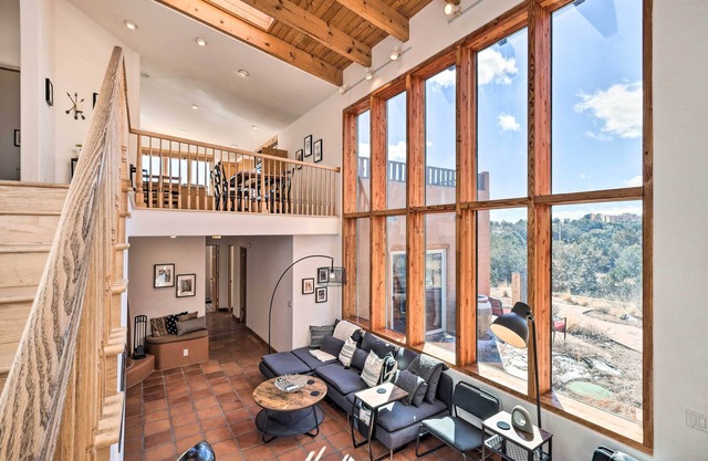 Casa al Reves Pueblo-style House With Views!
