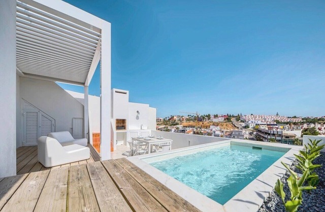 Casa Alba - Luxuriöses Stadthaus in Ferragudo mit Tauchbecken