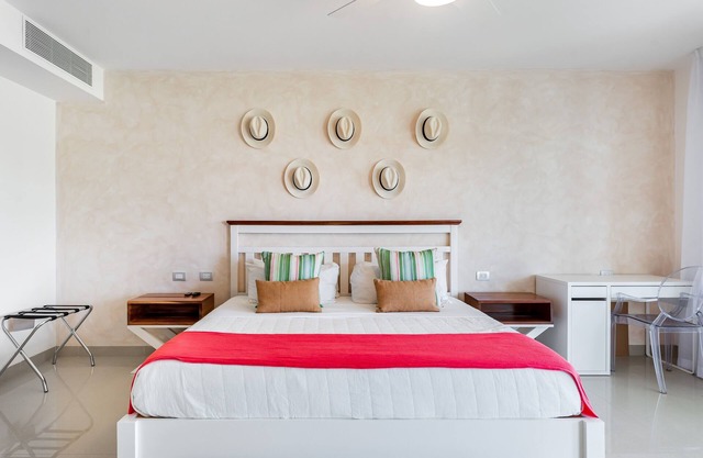 Casa Almajuma 415 S (2-Bedroom Condo) with Pool - Handicap accessible by RedAwning