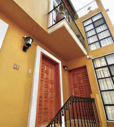 Casa Amarilla