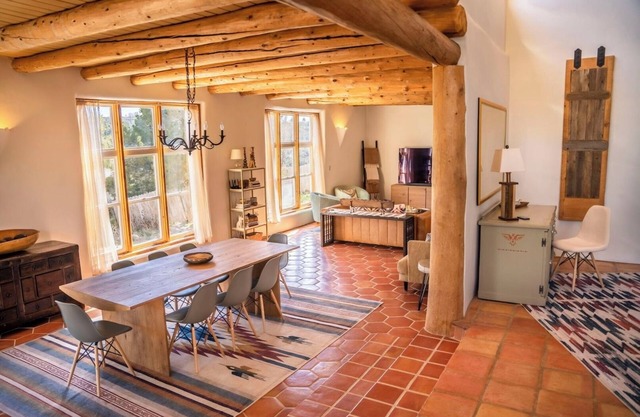 Casa Angel - 3 Bedroom Pet Friendly Home with Amazing Valley and Mountain Views