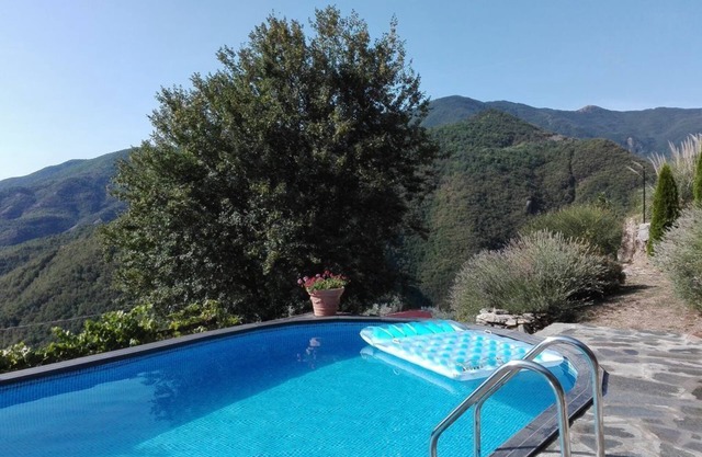 Casa Antica Ristrutturata con Vista Panoramica in Pura Natura