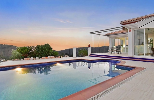 Casa Afrodite mit Pool und WLAN