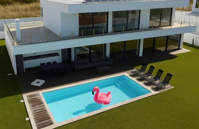 Casa Arendina - Villa Retreat with Heated Pool