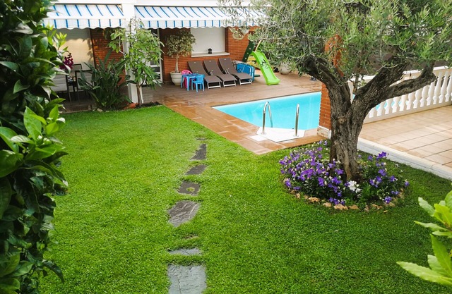 CASA AVI house with swimming pool 5 minutes from the beach, Maresme coast Barcelona