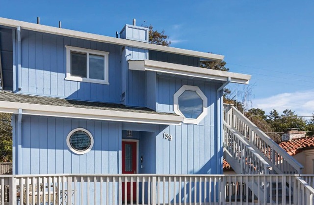 Casa Azul- just blocks from Rio del Mar beach!