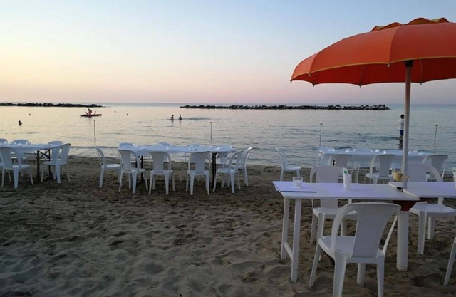 Casa Baia: large apartment 300 meters from the sea