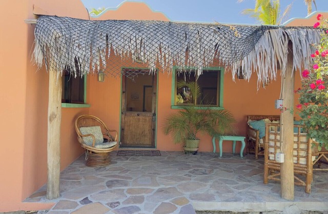 Casa Baja Sunset, Large Gated Parking, Cozy Casa near Pickleball
