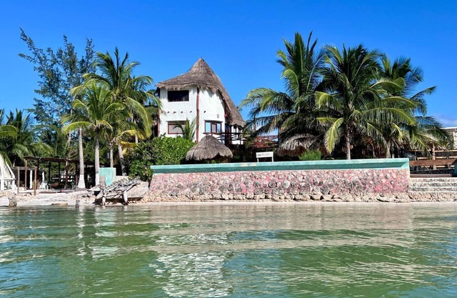 Casa Bambú Holbox beachfront. Private garden 1000 m2