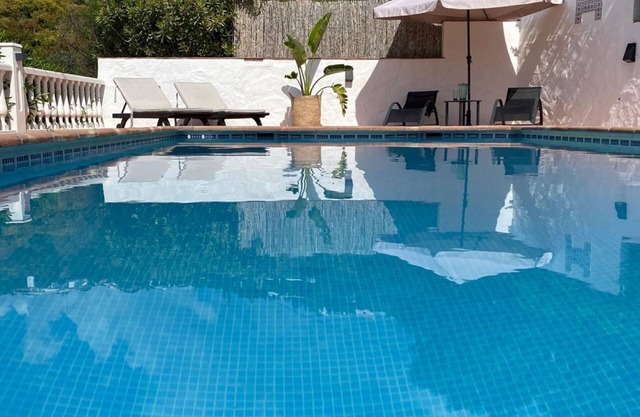 Casa Bán Wonderful Villa with A/C 3 bedrooms 2 bathrooms. Private Pool & BBQ