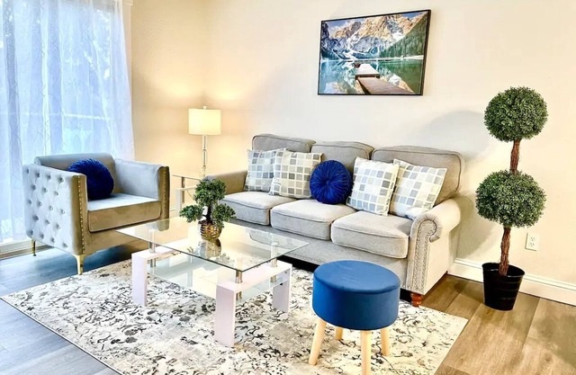 Casa Bella Homes-top floor condo unit, centrally located, home away from home
