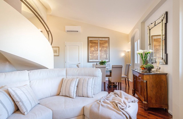 Luxury 3 Bedrooms Penthouse with Elevator