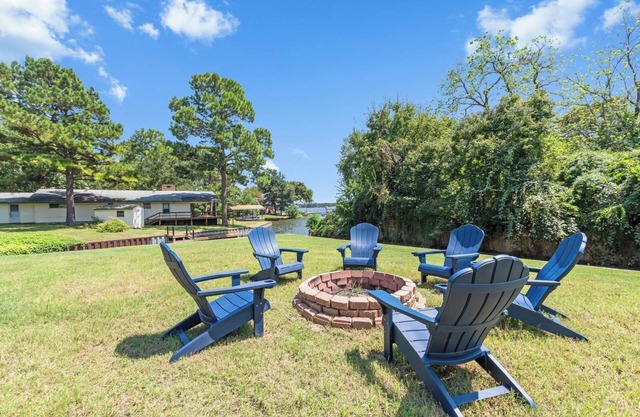 Casa Blanca at Cedar Creek Lake
