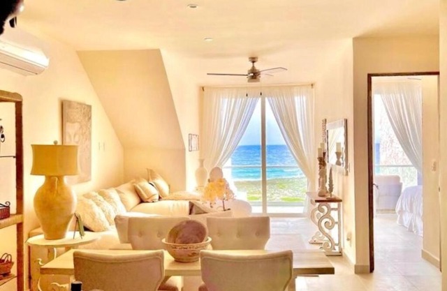 Casa Blanca By The Caribbean Sea