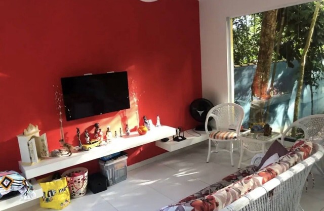 Casa com Piscina a 1KM da Praia em Barra do Una (litoral Norte