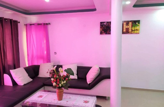 Casa Cabral : Big Apartment next to the beach
