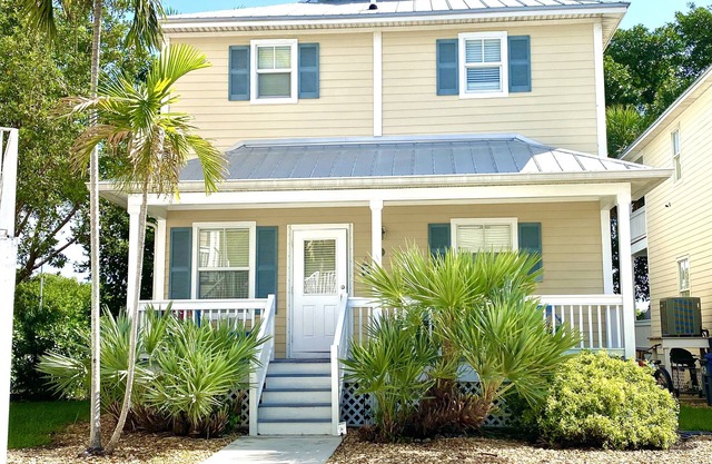 Casa Calypso-NEW Schöne Tropical Style House 3 Kingsize-Betten POOL 2 Meilen zum Strand