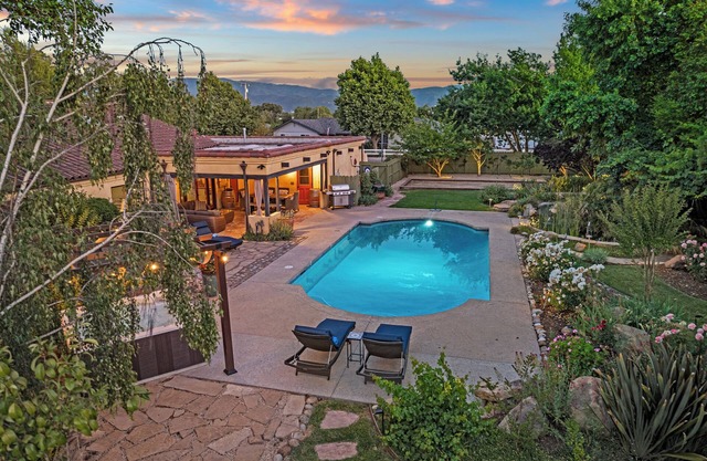 Casa Calzada: Private Retreat w/ Pool & Vineyard!