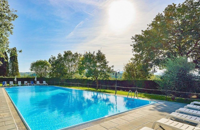 Casa Caprifoglio A: A characteristic and welcoming apartment that is part of an ancient country house surrounded by the greenery, with Free WI-FI.