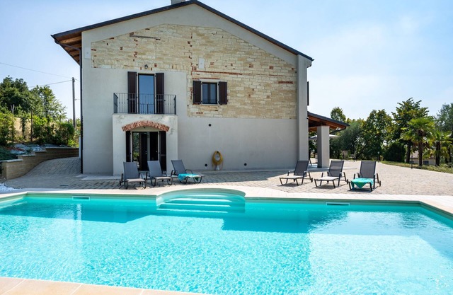 Casa Chiara (SIC400) by Interhome