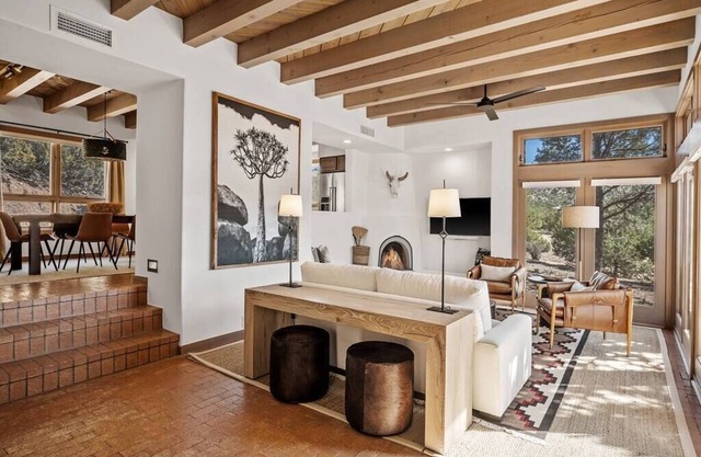 Casa Colibri - Luxury Retreat with Mountain Views