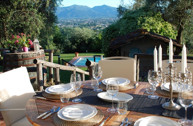 Hoch bewertete toskanische Villa mit privatem Pool & Garten, atemberaubende Aussicht, in der Nähe von Lucca