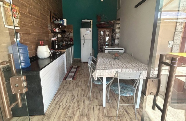 Casa com 3 Suites e com Cozinha e Quintal com Churrasqueira e Piscina