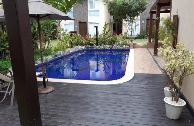 Casa com 3 suítes em condomínio com piscina em Juquehy