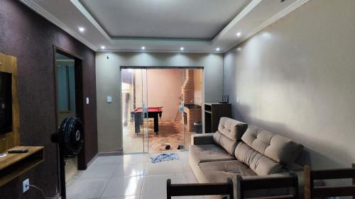 Casa com Garagem, 3 Quartos e Churrasqueira