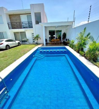 Casa con alberca climatizada en Cuautla Morelos
