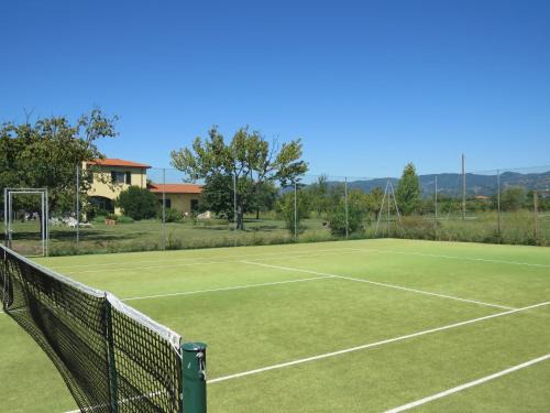 Casa con piscina campo da tennis vicino al mare e alle Cinque Terre