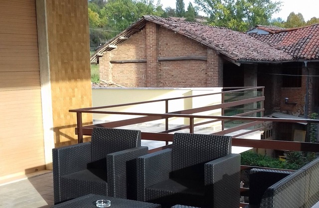Casa con tre Stanze, Cucina e Ampio Terrazzo a 30 km da Casale-asti-chivasso