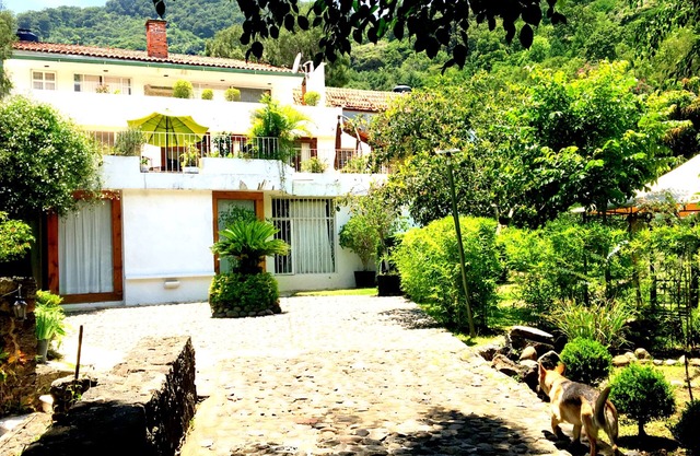 Casa con vista la Tepozteco, con acogedores departamentos