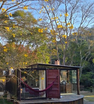 Casa Container com Hidro ao Ar Livre e Vista para a Natureza Miguel Pereira