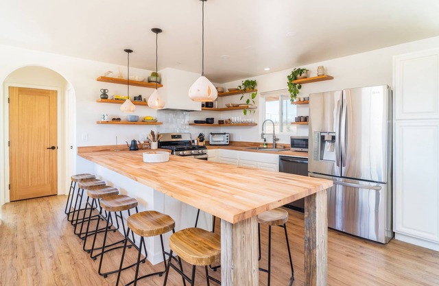 CASA COPAL: Desert escape on 2.5 acres w/ hot tub near Joshua Tree National Park