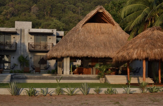Casa Costamor - Beach front villa w/ 4 suites