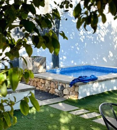 Casa da Artista - Stylish House with Plunge Pool and Lush Garden close to Beach