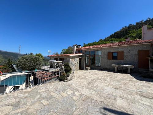 Casa da Lage - Gerês - Piscina privada - Vistas rio, campo e montanha